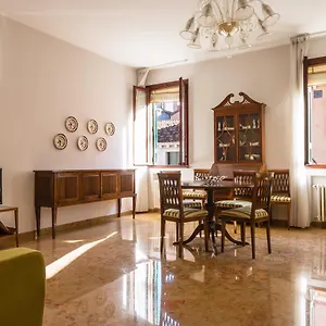 Apartment Rialto Bridge Large Venetian Style With Lift, Venedig